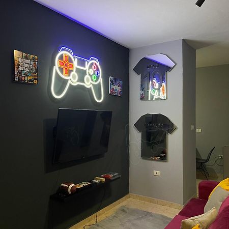 Super House 2 Blloku - 3 Rooms Tirana Esterno foto