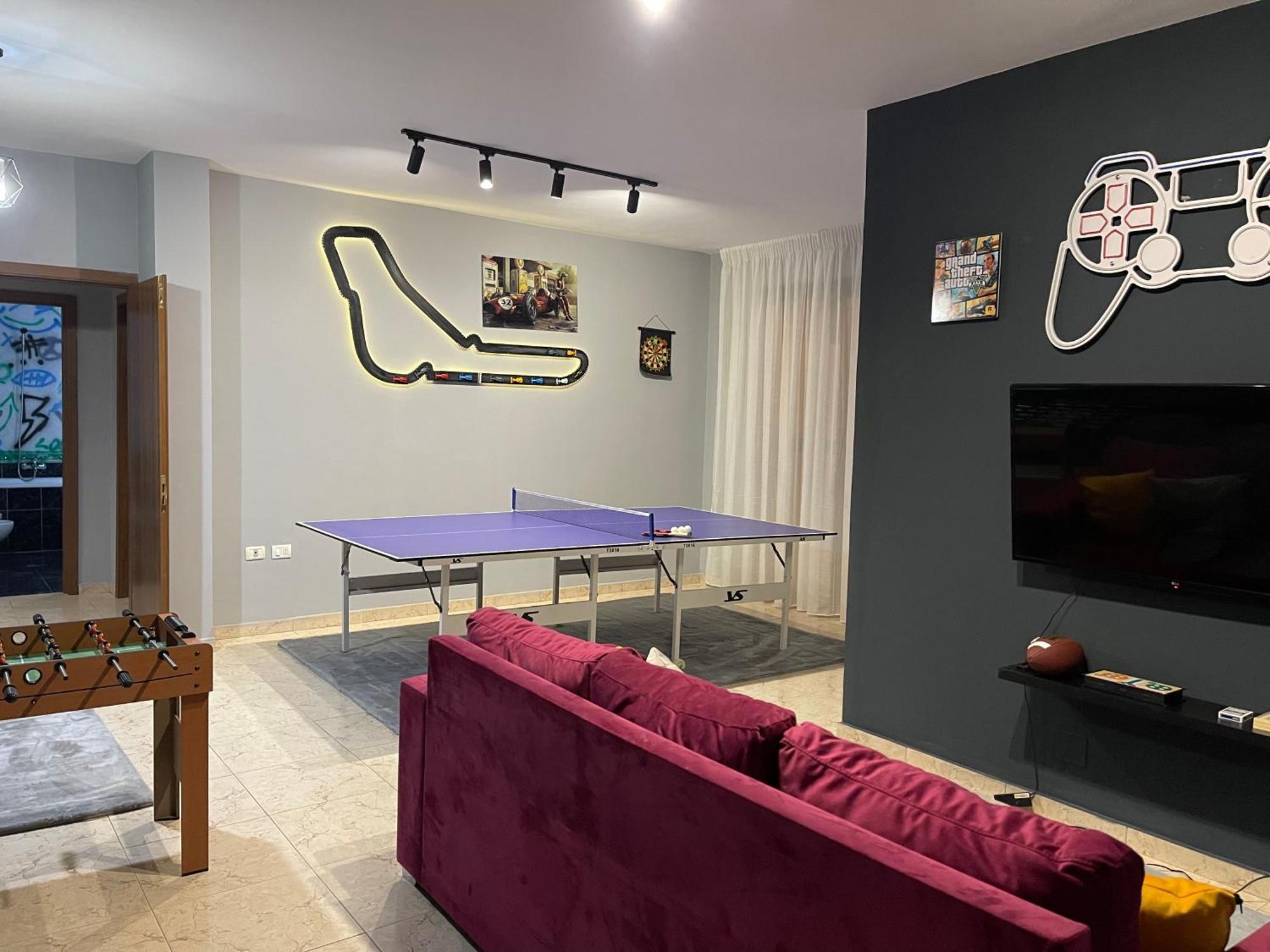 Super House 2 Blloku - 3 Rooms Tirana Esterno foto