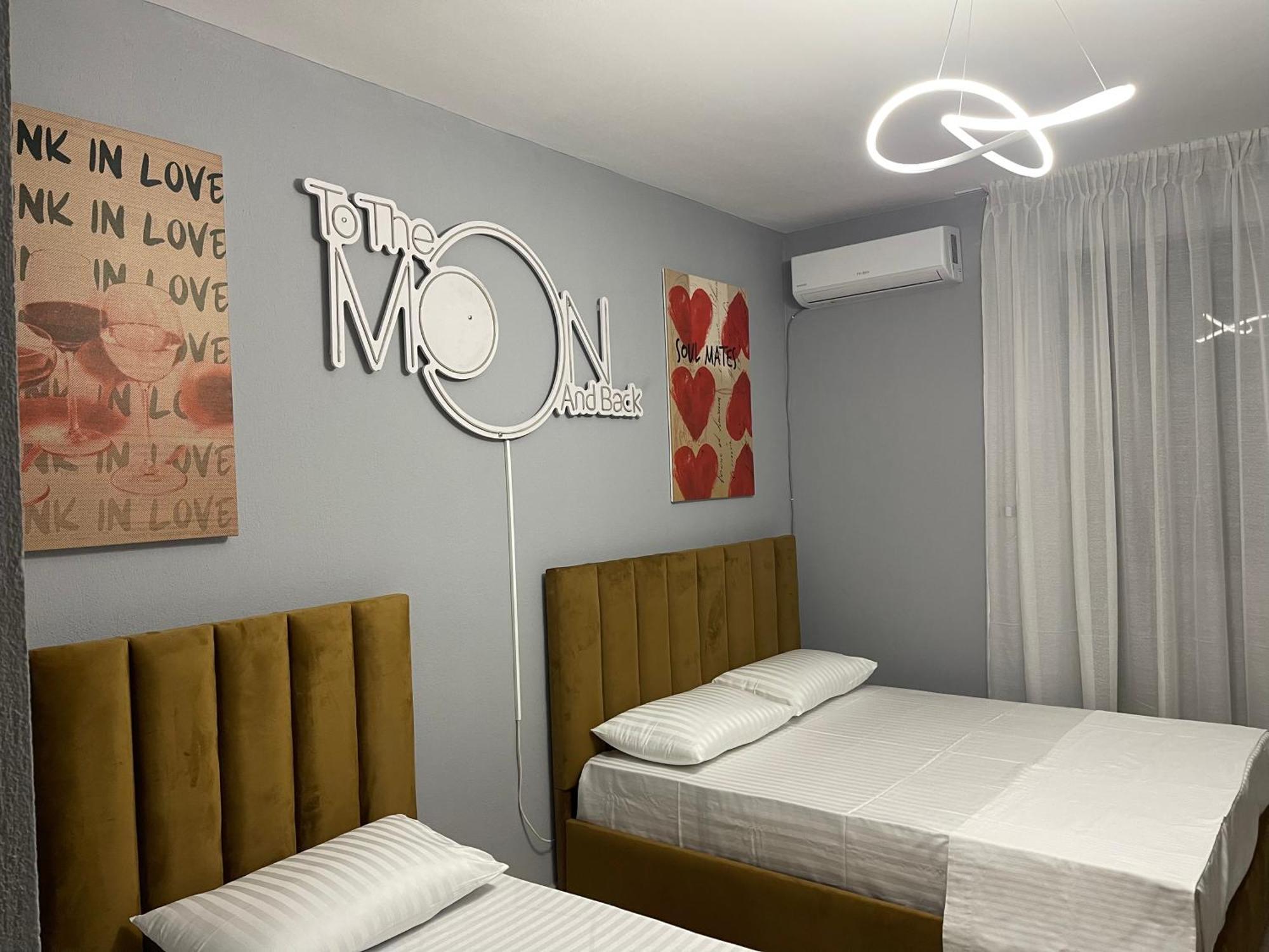 Super House 2 Blloku - 3 Rooms Tirana Esterno foto