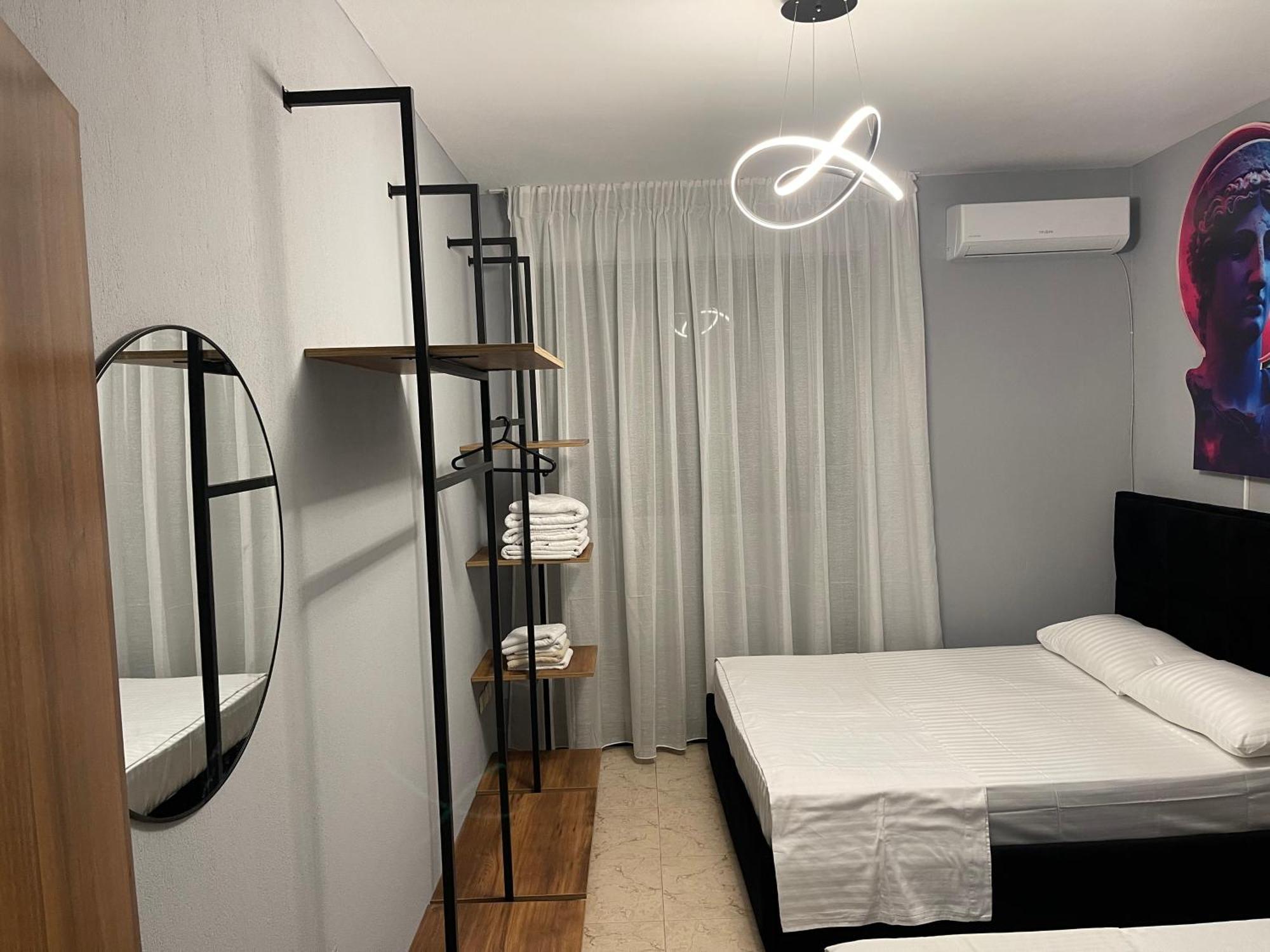 Super House 2 Blloku - 3 Rooms Tirana Esterno foto