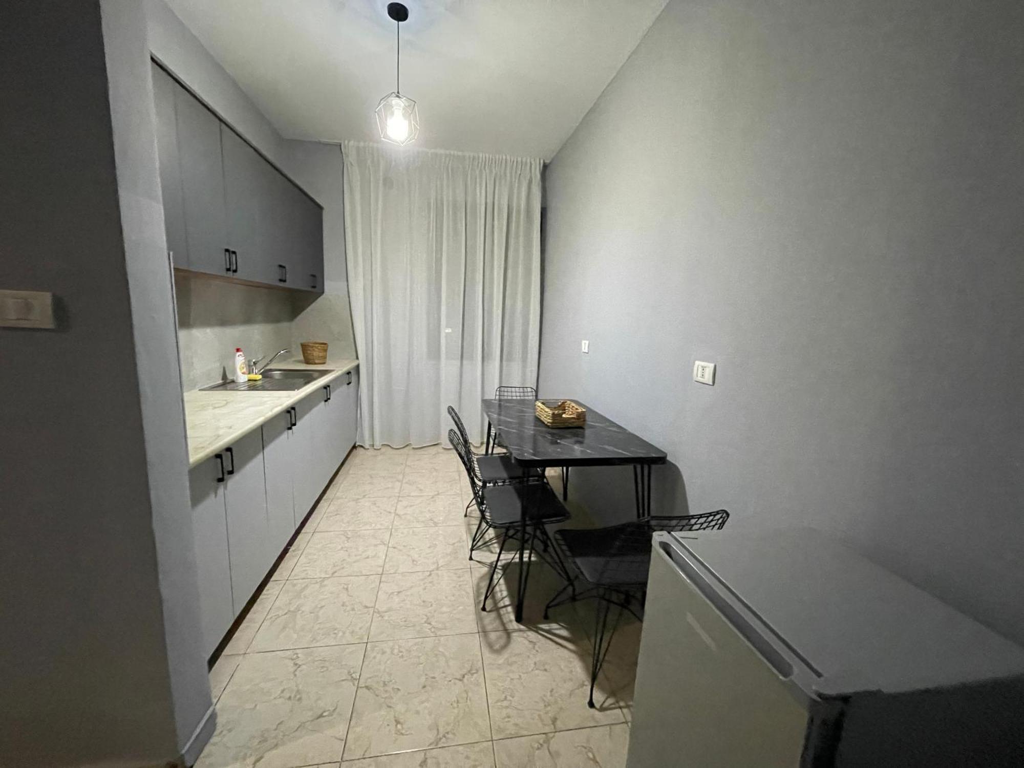 Super House 2 Blloku - 3 Rooms Tirana Esterno foto