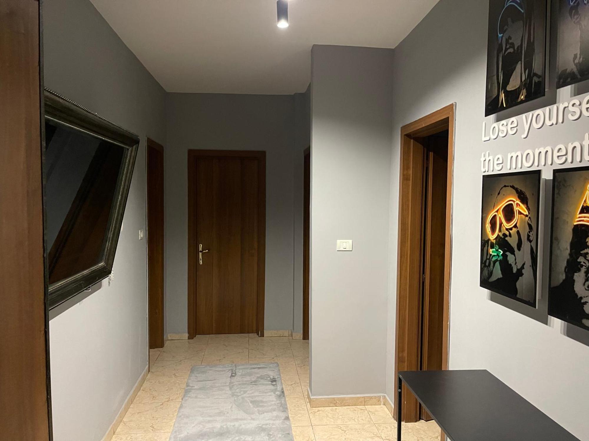 Super House 2 Blloku - 3 Rooms Tirana Esterno foto