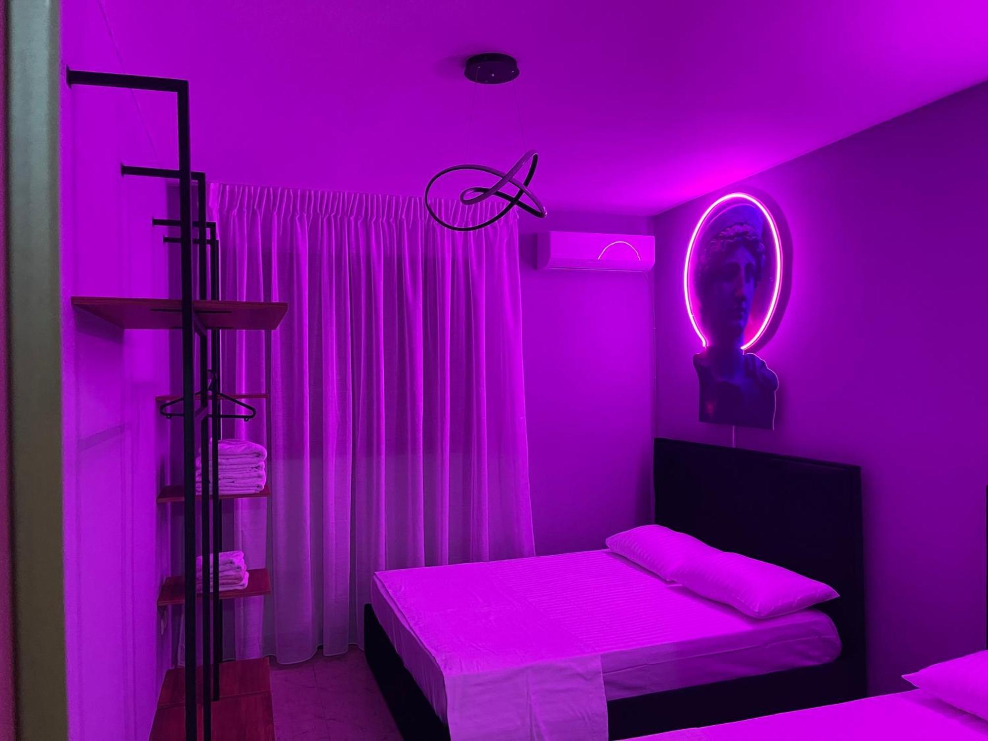 Super House 2 Blloku - 3 Rooms Tirana Esterno foto