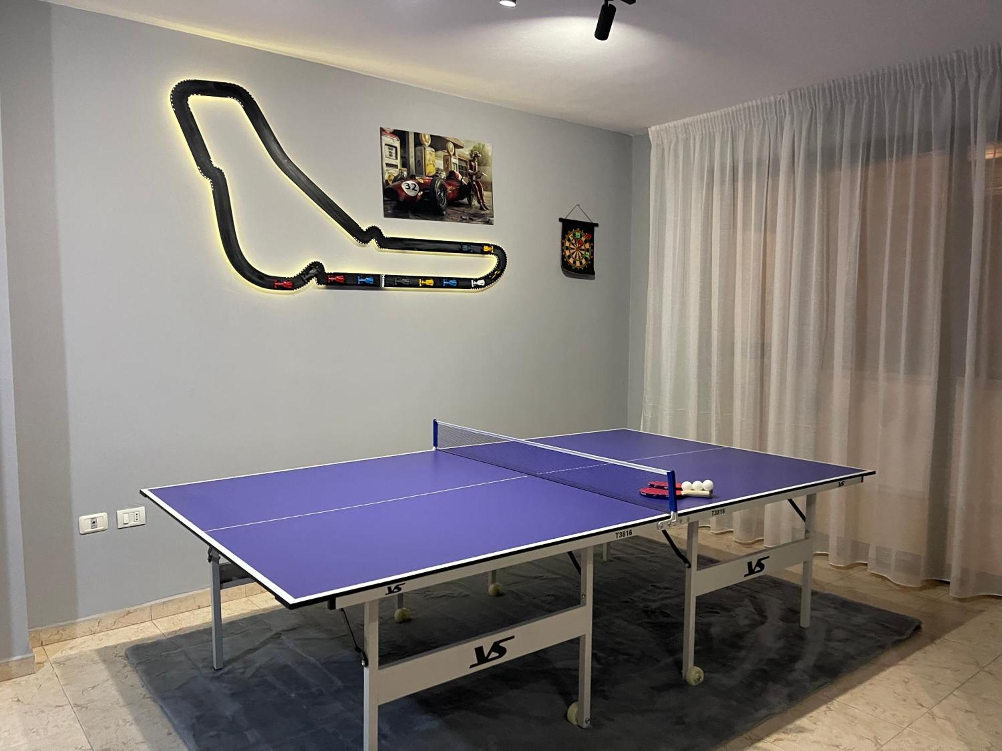 Super House 2 Blloku - 3 Rooms Tirana Esterno foto